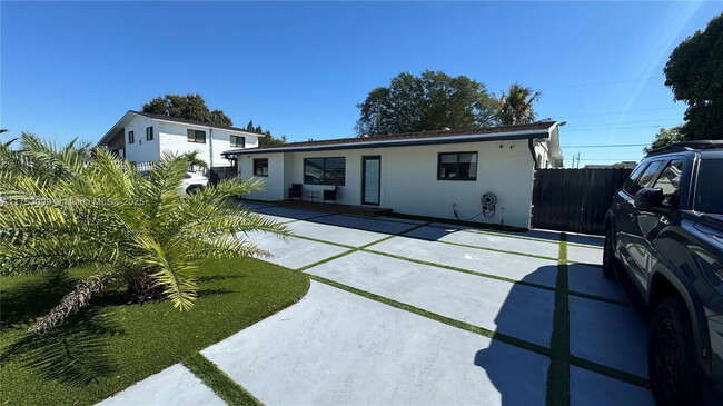 Building Photo - 18525 NW 38th Ave Rental