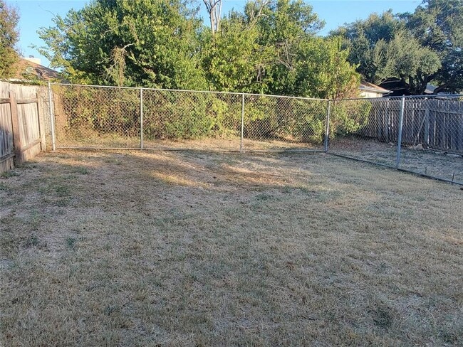 Photo - 16817 Village Oak Loop