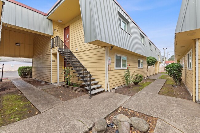 Photo - Executive East