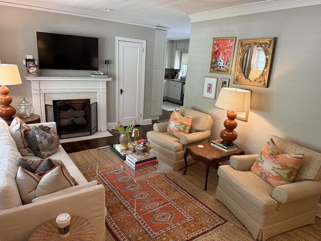 Photo - 286 Midvale Dr NE