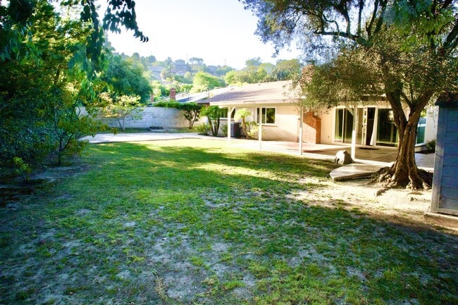 Building Photo - 26665 Whitehorn Dr Rental