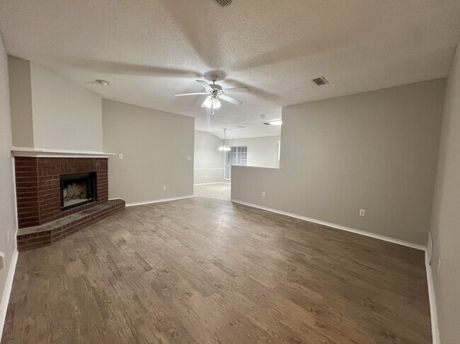 Photo - 6542 88th St