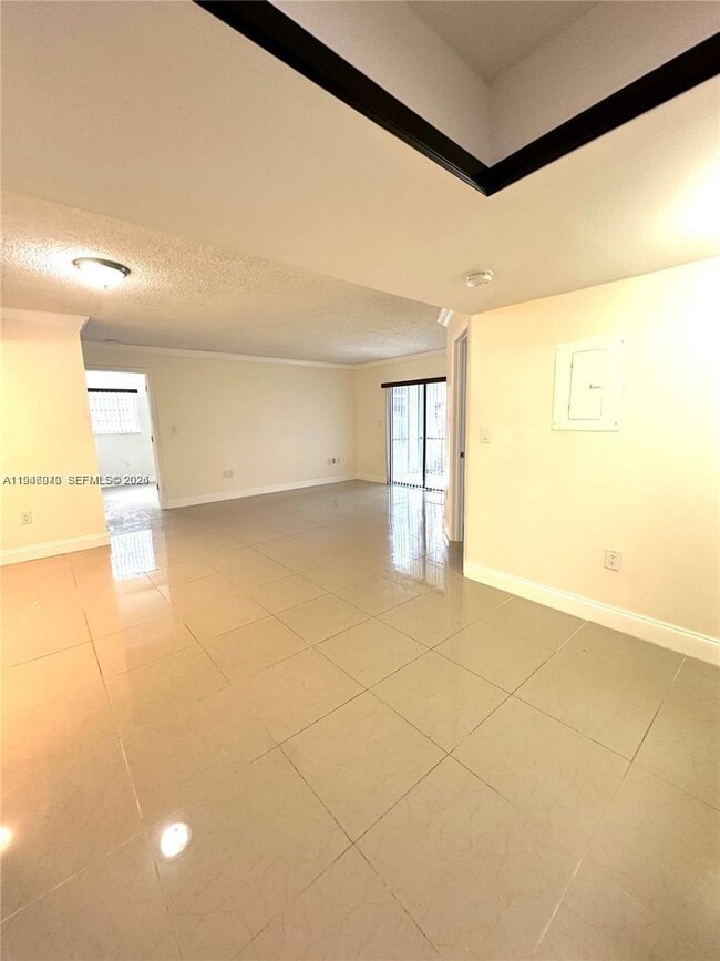 Building Photo - 919 NE 199th St Unit 104