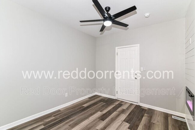 Photo - 1329 E Market St Unidad 2