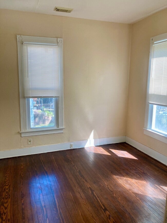 Building Photo - 3523 Avenue L Unit Front