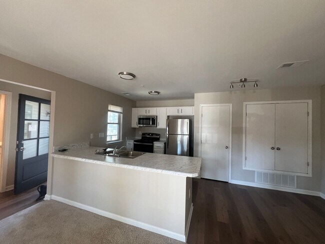 Photo - 2BD/2BA Condo located on the Germantown/Memphis Line! Unit 2