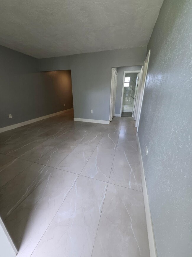 Photo - 1015 SW 8th St House