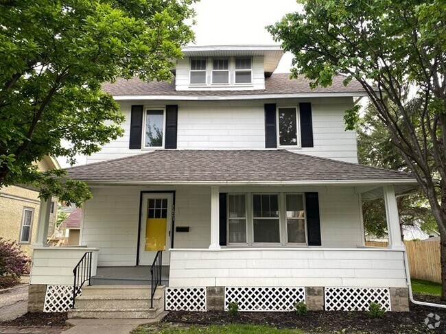 Building Photo - 1431 1st St SW Rental