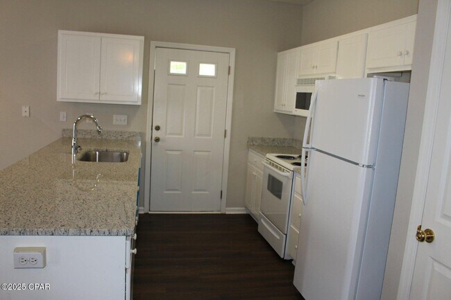 Photo - 1407 E 14th St Apartment