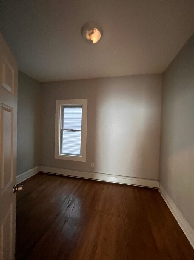 Photo - 33 Lexington Ave Unit 2