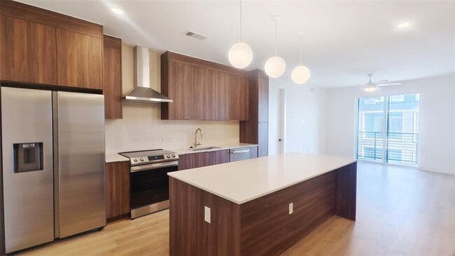 Photo - 1701 Simond Ave Ave Unit 611