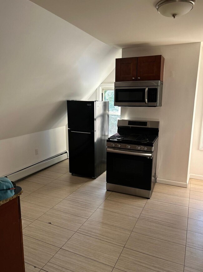 Photo - 316 Summer Ave Unit Renovated 2 bdr
