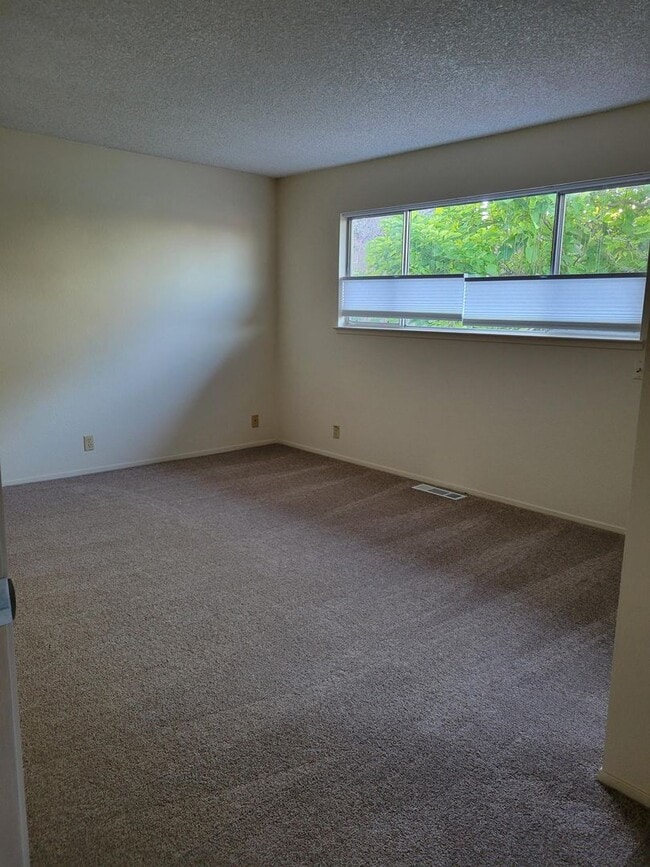 Photo - <b>Great 2 bedroom 1.5 bath Townhome<br><br>