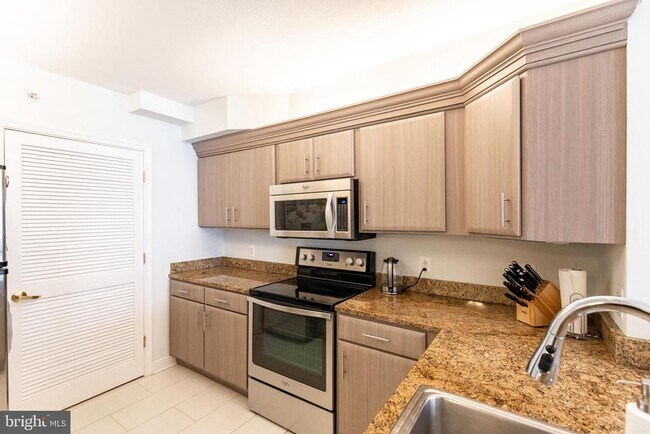 Photo - 616 E St NW Unit 420