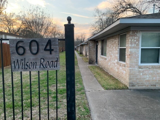 Building Photo - 604 Wilson Rd