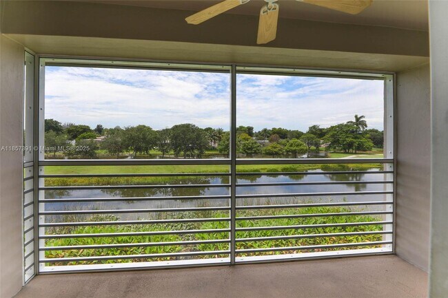 Building Photo - 2471 SW 82nd Ave Rental