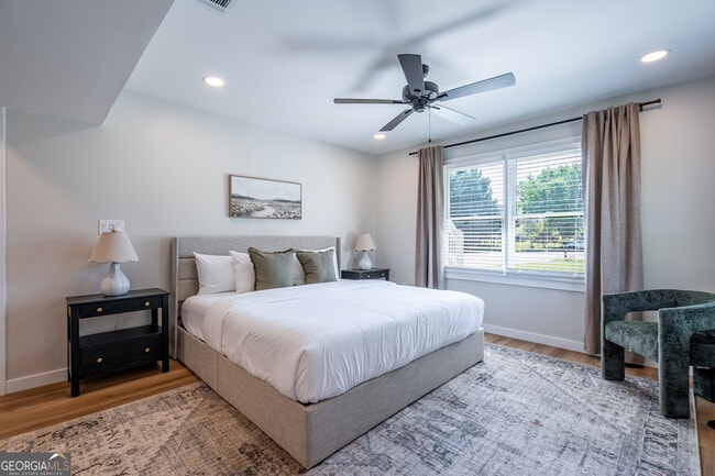 Photo - 18 Huntcliff Dr
