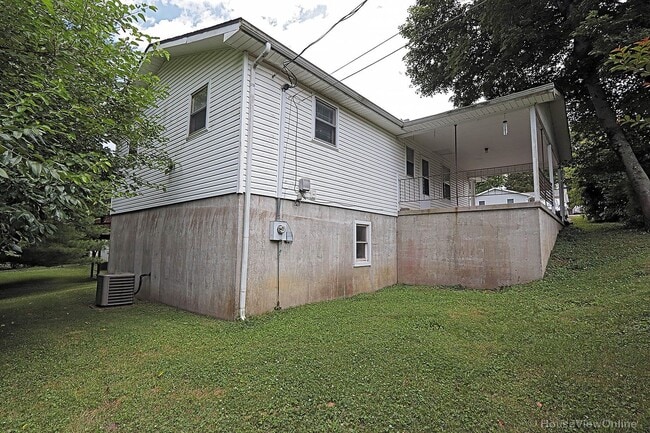 Photo - House Close To Campus!