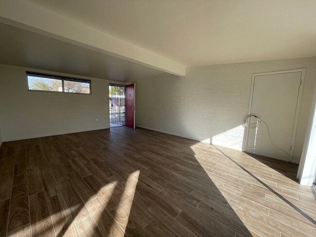 Photo - 1508 E Adelaide Dr Unidad 11