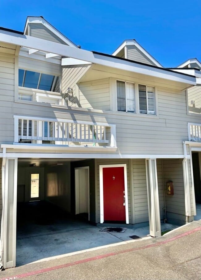 Building Photo - Desirable Pine Creek Condo by CAL POLY, 2 bedroom, 2 Bath + Den and Loft