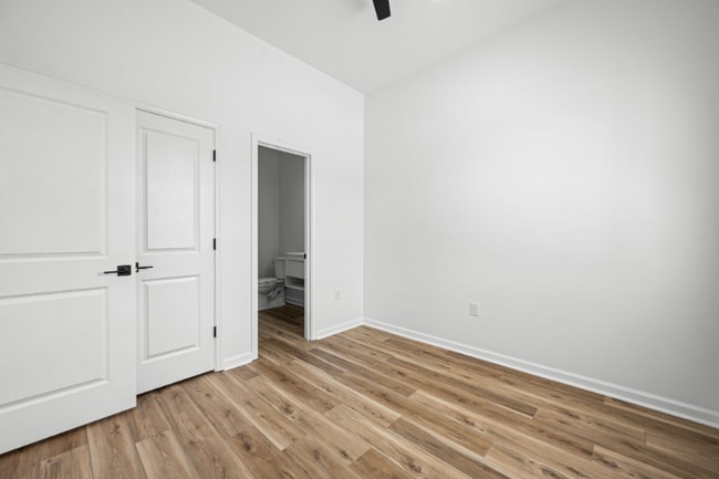 100 Indigo Ln
