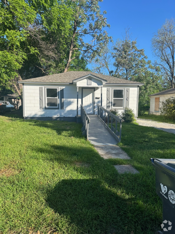 Building Photo - 3821 Homan Ave Rental