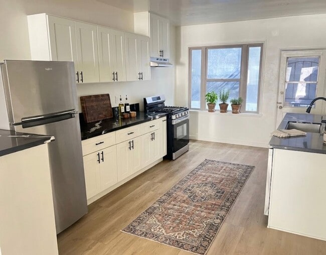 Photo - 7118 W Willoughby Ave Unidad #7120