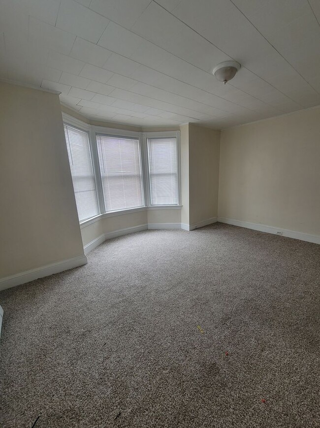 Photo - 646 W Walnut St Unit 2 (Second Floor)