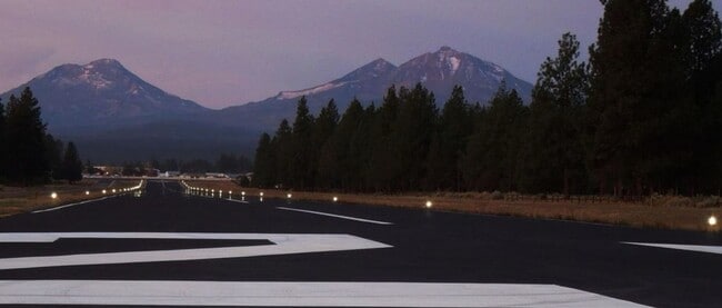 Photo - Fantastic 3-Bdr Home with Private Airport ...