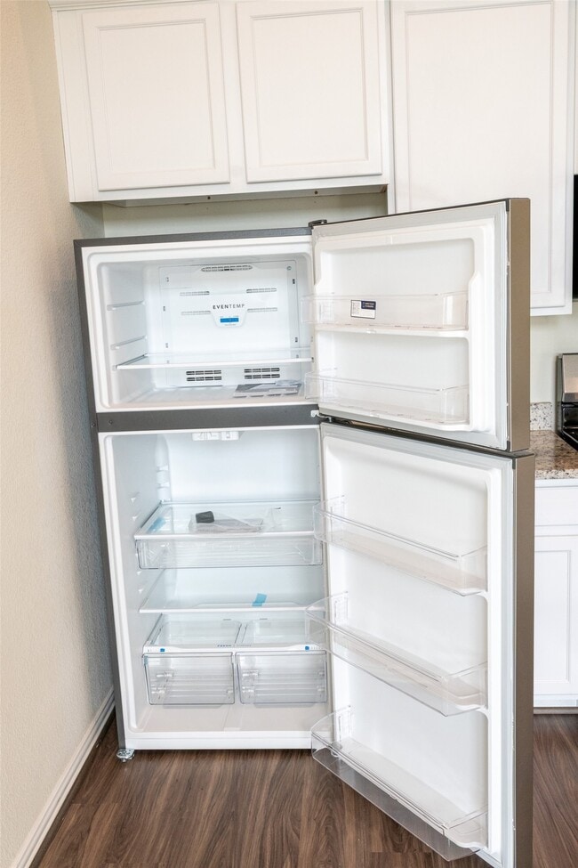 Building Photo - 216 N Lynx Trail