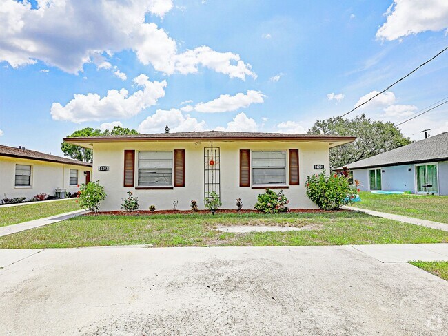 Building Photo - Duplex Fort Myers 14201 Unit 14201 Old Olga Rd. Fort Myers, Fl 33905 Rental