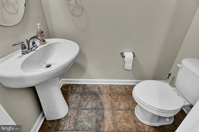 Photo - 830 Blossom Dr