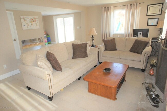 Photo - 43 Toddy Ave