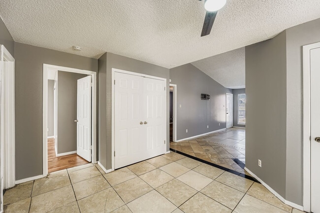 Photo - Room in Apartment on West Loop