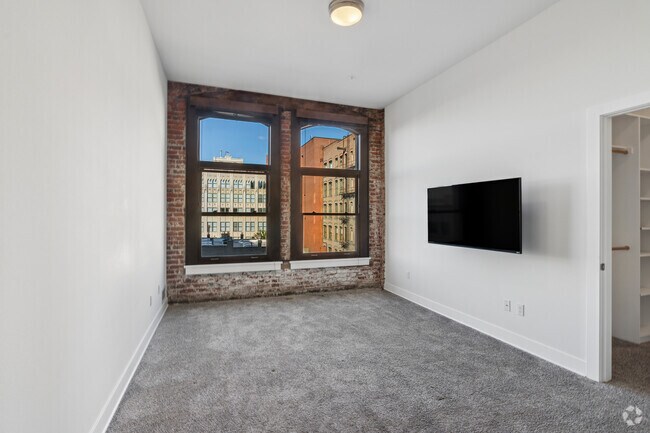 1BR, 1BA - 840SF - Bedroom