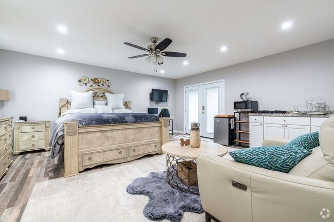 Building Photo - Adorable Studio for Rent - Short Term Full... Rental