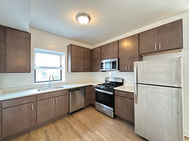 Photo - 3409 W Fullerton Ave Unit B3
