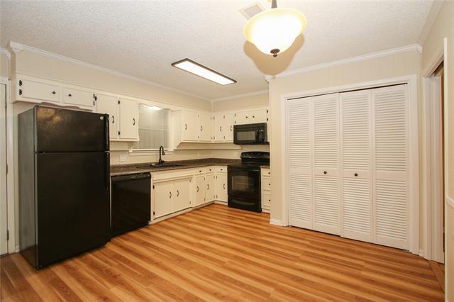 Photo - 5301 Wooten Dr