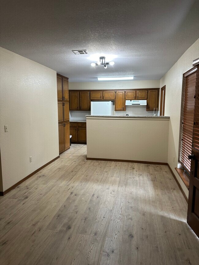 9105 Stonegate Townhome Townhome Rental in Midwest City OK