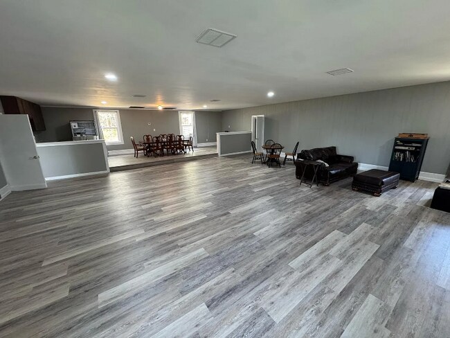 11267 E US Hwy 64