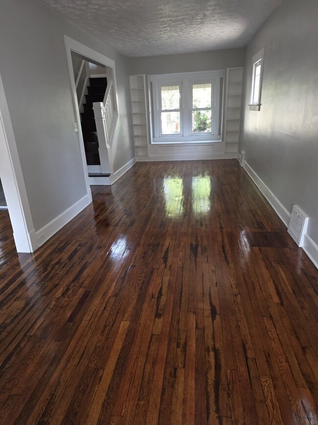 Photo - 1286 Beach Ave Apartamentos