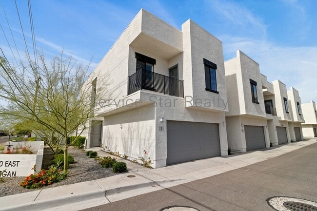 Photo - 2030 East Michigan Ave