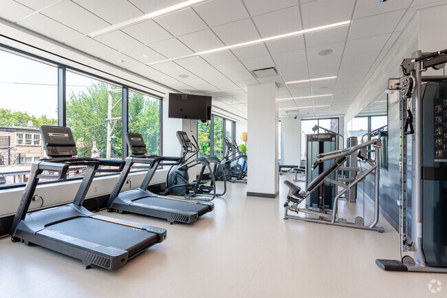 Fitness Center - Sheffield of Lincoln Park