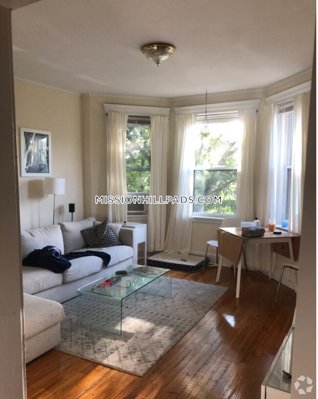 Building Photo - 360 Riverway Unit 17 Rental