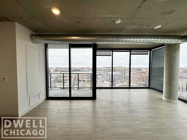 Photo - 4505 N Sheridan Rd