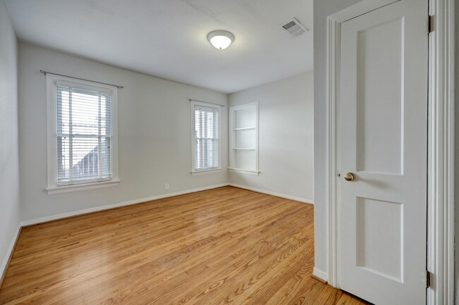Photo - 2910 Plumb St