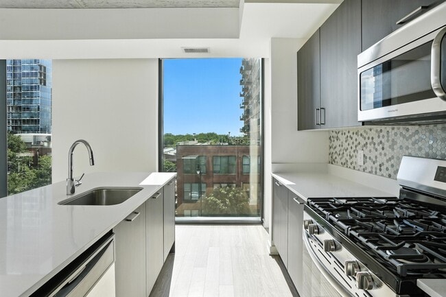 Photo - 1335 S Wabash Ave