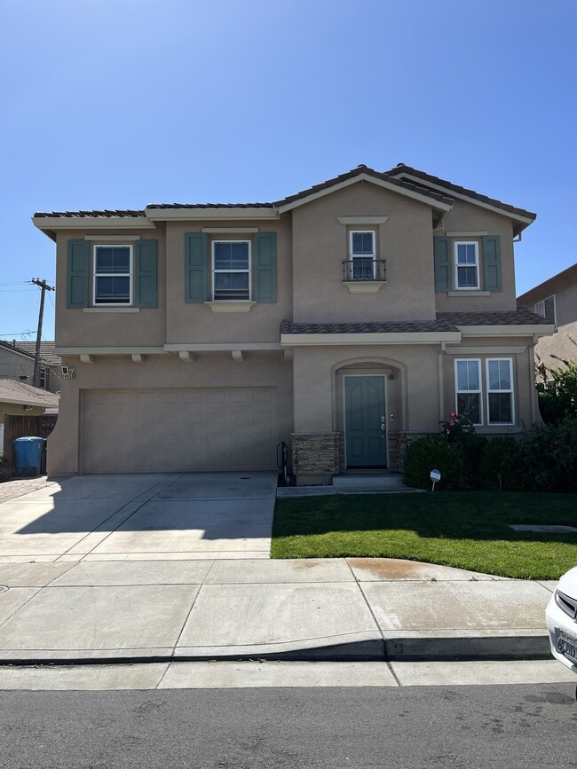 Building Photo - 4656 Snead Dr