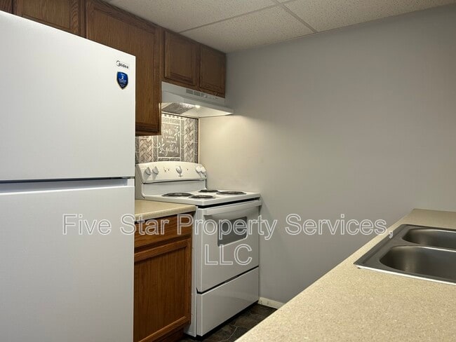 Photo - 201 W Allen St Unit 211