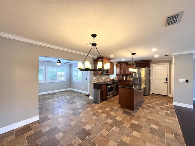 3465 Balsam Dr